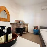 Traditional Detached Corfu House, 50m To Village Square Feriehus Liapades