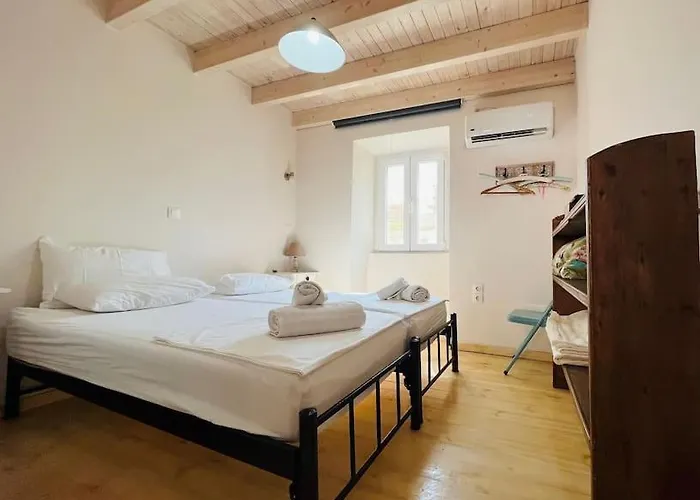 Traditional Detached Corfu House, 50m To Village Square Λιαπάδες