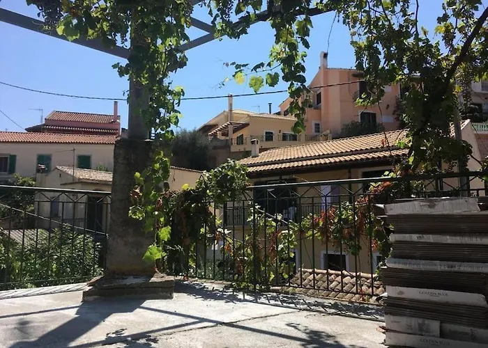 Traditional Detached Corfu House, 50m To Village Square * Λιαπάδες